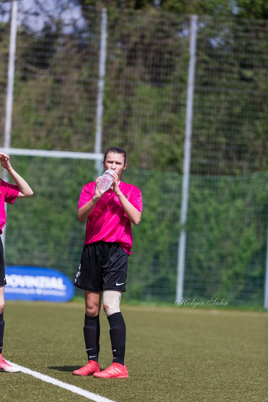 Bild 63 - B-Juniorinnen Pokalfinale SV Henstedt Ulzburg - SG Holstein Sued : 2:0